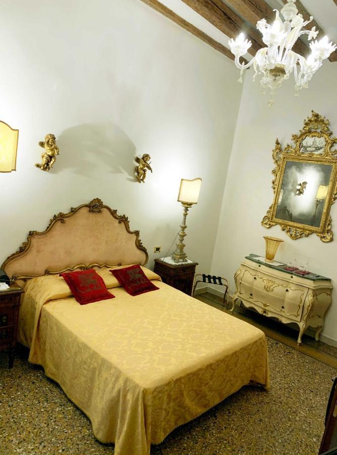 Luxury Venetian Rooms Exterior photo